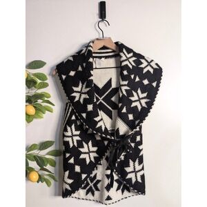 DESIGN HISTORY Black and Cream Sweater Vest Sz M